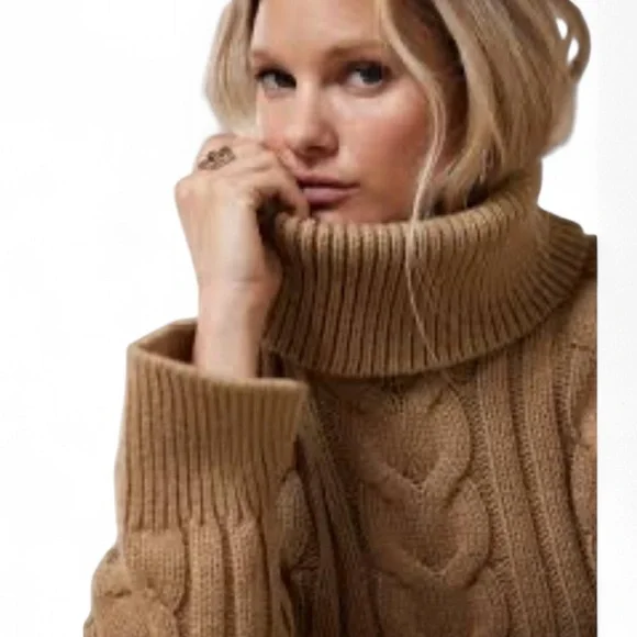 Banana Republic Camel Cable Knit Thick Sweater - Picture 6 of 6